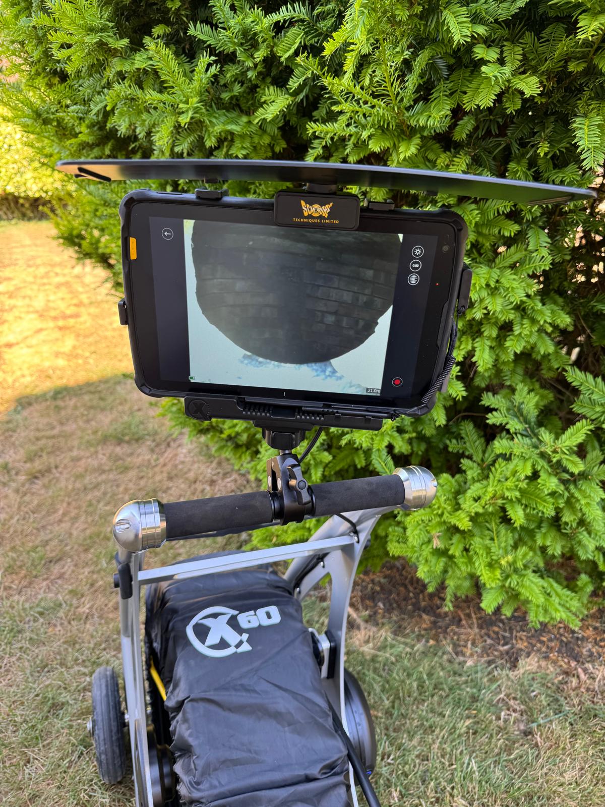 CCTV survey monitor with brick chamber footage