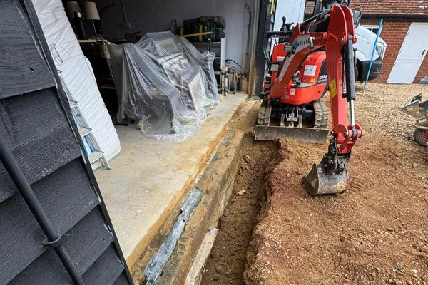Careful drainage excavation during a surface water investigation in Hertfordshire
